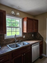 1035 Smiley Troutt Rd in Bethpage, TN - Foto de edificio - Building Photo