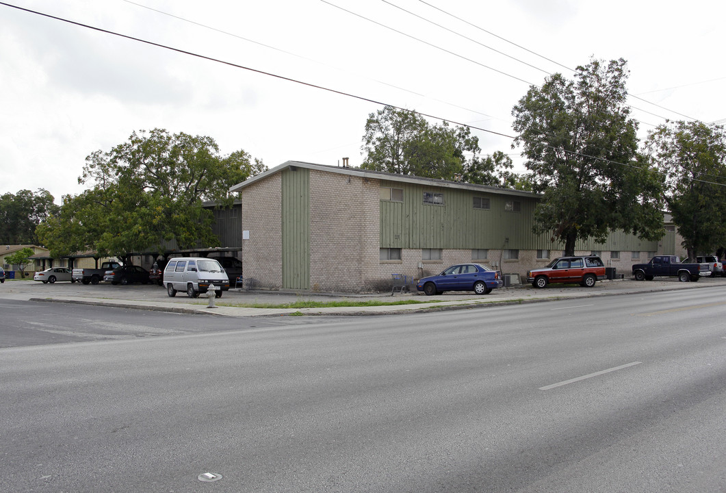 Ponderosa in San Antonio, TX - Building Photo