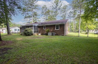 415 Bradford Dr in New Bern, NC - Building Photo - Building Photo