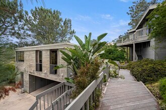 13070 Via Grimaldi in Del Mar, CA - Building Photo - Building Photo