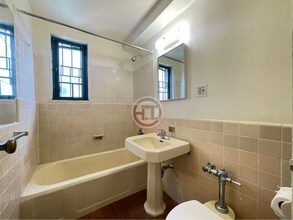 1595 Metropolitan Ave-Unit -3D in Bronx, NY - Building Photo - Building Photo
