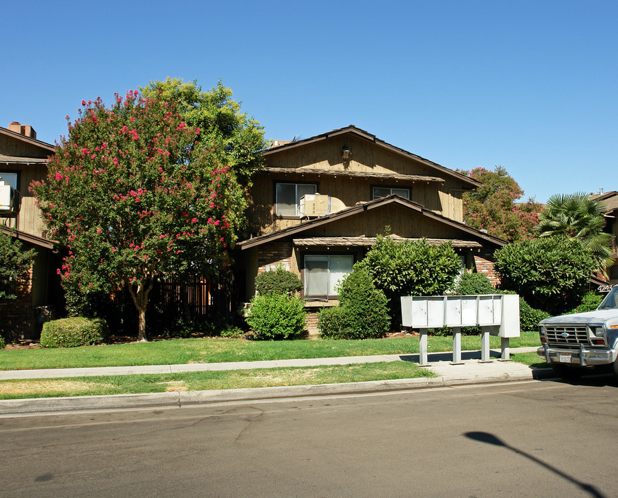 4243 N Bengston Ave in Fresno, CA - Building Photo