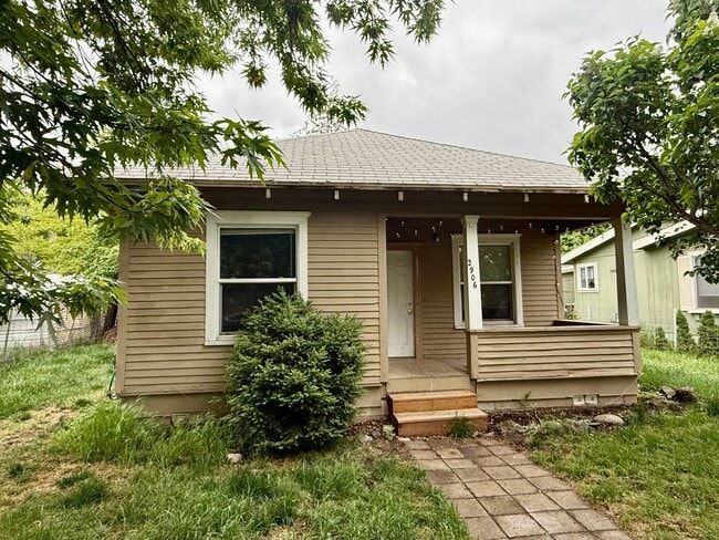 property at 2906 N Walnut St
