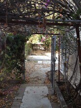 1221 W 30th St in Los Angeles, CA - Building Photo - Building Photo