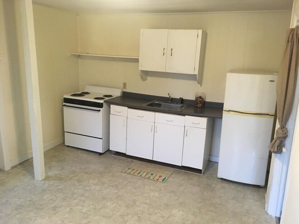 124 York St in Bangor, ME - Building Photo