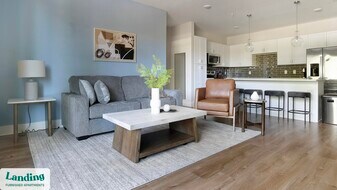 1000 Forestview Dr in Oakwood, GA - Building Photo