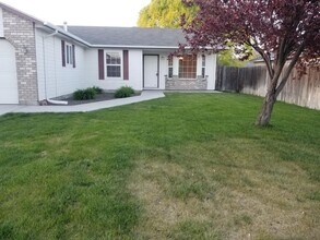 14220 Shenandoah St in Caldwell, ID - Building Photo - Building Photo