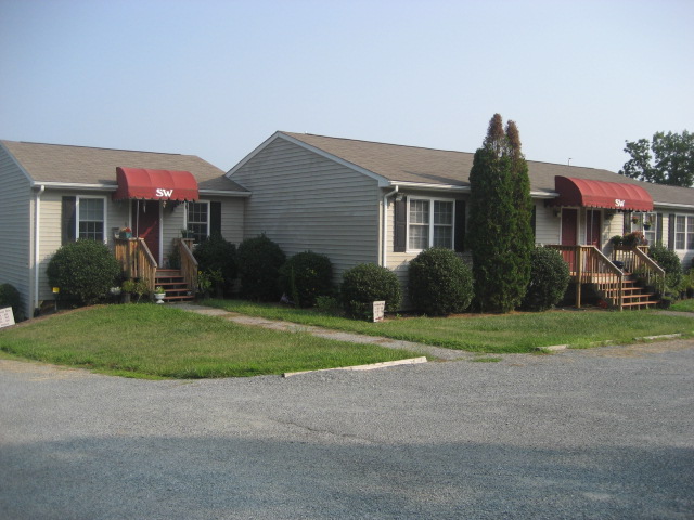 Summerwind Villa Apartments in Moneta, VA - Foto de edificio