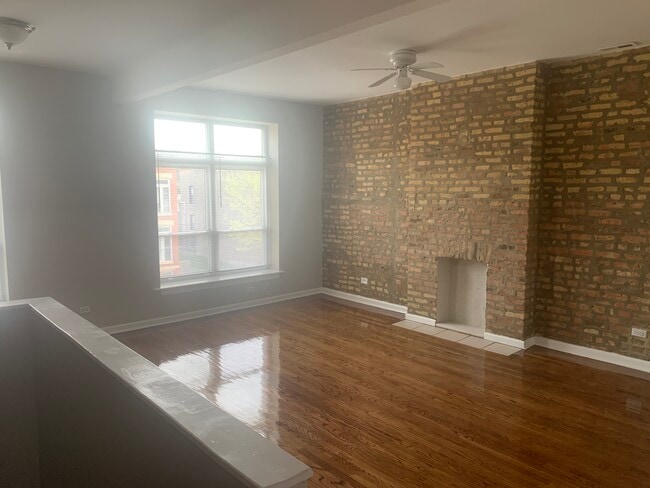 2833 W Warren Blvd, Unit 2 in Chicago, IL - Building Photo - Building Photo