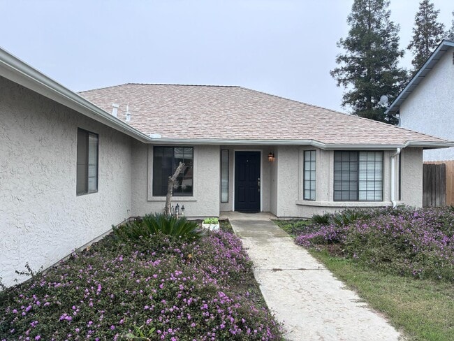 1430 Fir Ave in Clovis, CA - Building Photo - Building Photo