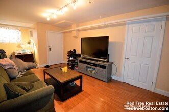 79 Pleasant St in Brookline, MA - Foto de edificio - Building Photo