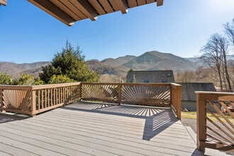 168 Valley Creek Dr in Maggie Valley, NC - Building Photo - Building Photo