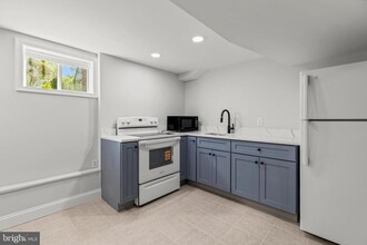 804 Randolph St in Falls Church, VA - Building Photo - Building Photo