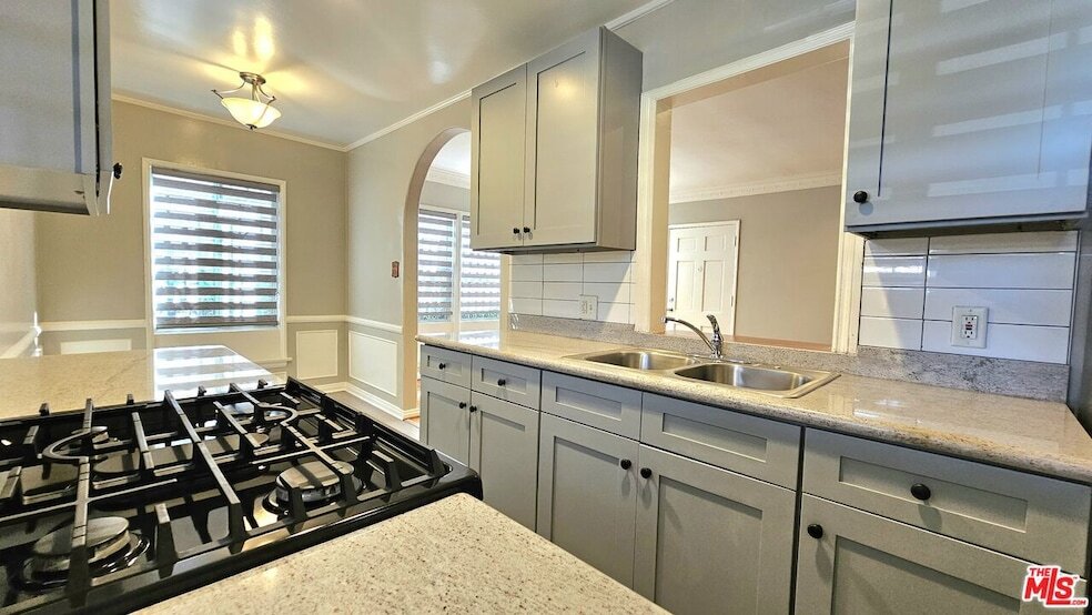 1022 S Norton Ave, Unit A in Los Angeles, CA - Building Photo