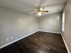 106 Skipping Stone Ln in Jacksonville, NC - Building Photo - Building Photo