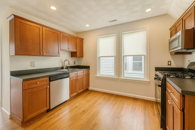 45 Almont St, Unit 3