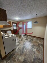 156 Collingwood Ave in Whitehall, OH - Foto de edificio - Building Photo