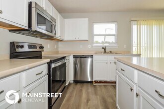 9235 Delphi Ct, Unit 5122P in Indianapolis, IN - Building Photo - Building Photo