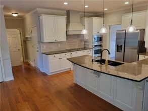 1090 Bentbrooke Ct in Lawrenceville, GA - Building Photo - Building Photo