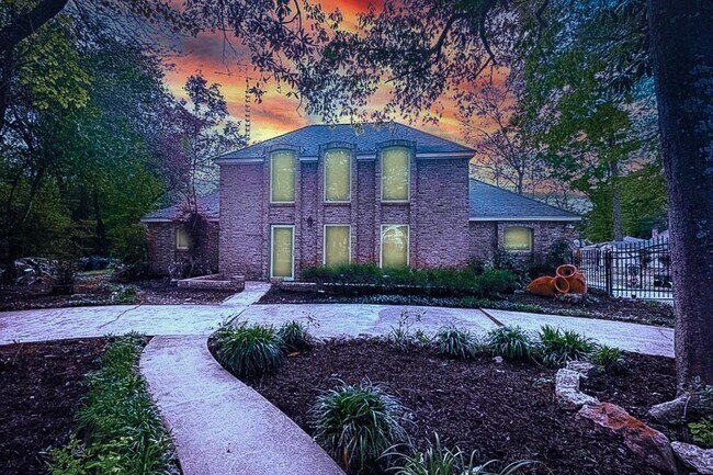 property at 537 Natchez Park