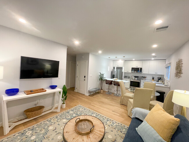 75 Thorndike St, Unit 2T in Cambridge, MA - Building Photo - Building Photo