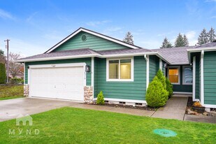 16310 72nd Ave E in Puyallup, WA - Building Photo