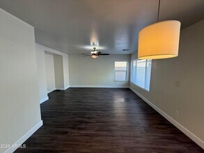 2408 W Skinner Dr in Phoenix, AZ - Building Photo - Building Photo