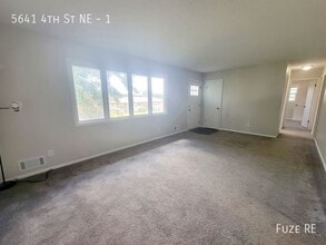 5641 4th St NE in Fridley, MN - Building Photo - Building Photo