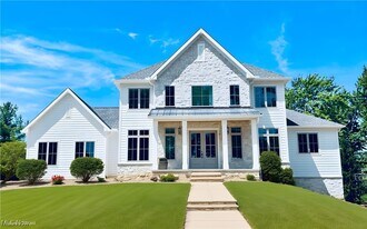 580 Hardwick Dr in Aurora, OH - Building Photo