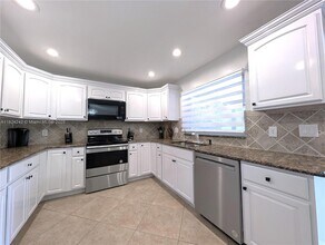 10680 NW 6th Ct in Coral Springs, FL - Building Photo - Building Photo