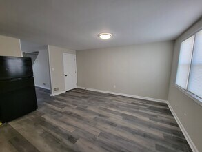 5253 Cedgate Rd in Baltimore, MD - Building Photo - Building Photo