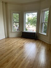 319 N 4th Ave W, Unit 319 in Duluth, MN - Foto de edificio - Building Photo