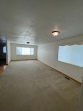 2355 Marjorie Ave in Eugene, OR - Building Photo - Building Photo