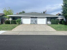10149-10151 Satow Dr in Sacramento, CA - Building Photo