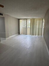 870 NW 87th Ave in Miami, FL - Building Photo - Building Photo