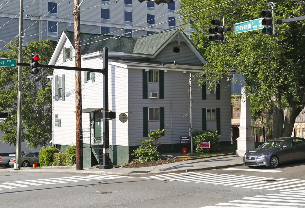 1100 Clinch in Knoxville, TN - Building Photo