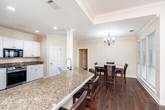 5218 Eastbay Dr in Baton Rouge, LA - Building Photo - Building Photo