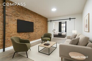 315 E 5th St, Unit 1F in New York, NY - Building Photo