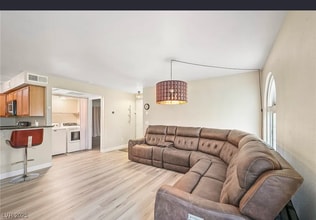 3145 E Flamingo Rd, Unit LagunaPalms in Las Vegas, NV - Foto de edificio - Building Photo