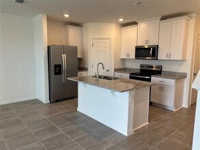 16414 Bird of Paradise Ave in Clermont, FL - Building Photo - Building Photo