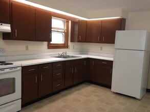 175 Woodlawn Ave in Portland, ME - Foto de edificio - Building Photo