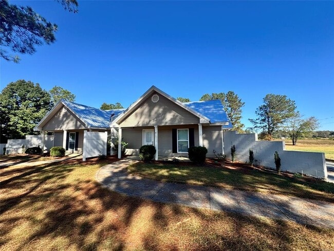property at 607 Blackberry Rd