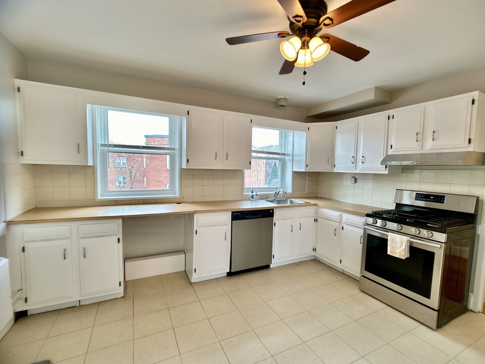 4 Dunning Way, Unit 119 in Boston, MA - Building Photo
