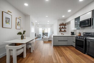 820 S Wilton Pl, Unit 401 in Los Angeles, CA - Building Photo