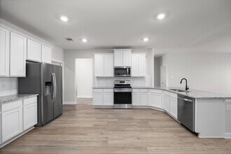 3206 Banyan Dr in Santa Fe, TX - Building Photo - Building Photo