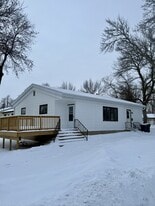 401 W Douglas Ave in Fergus Falls, MN - Building Photo