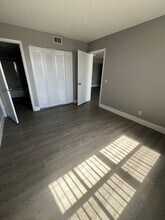 744 Executive Center Dr in West Palm Beach, FL - Building Photo - Building Photo