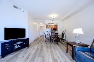 8010 Via Sardinia St in Estero, FL - Building Photo - Building Photo