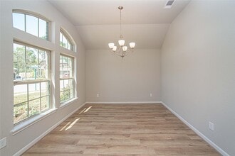 2926 Grand Hawthorne Rd in Conroe, TX - Building Photo - Building Photo