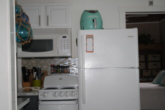 138 Avenida de la Isla in Nokomis, FL - Building Photo - Building Photo